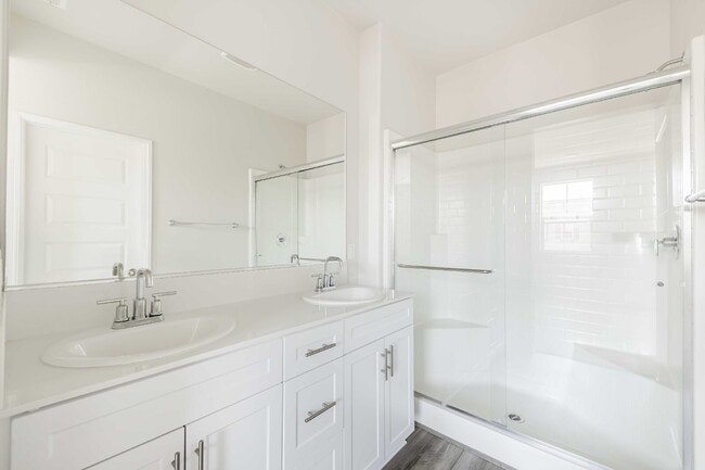 Building Photo - Brand-new must-see 3-bedroom/2.5-bath near...