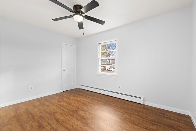 Building Photo - 70 2nd Ave