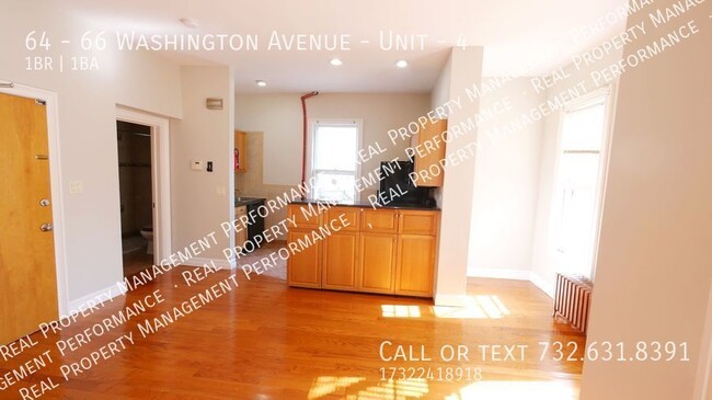 Building Photo - 2nd Floor Huge 1 BR 1 BA in Historic Old B...