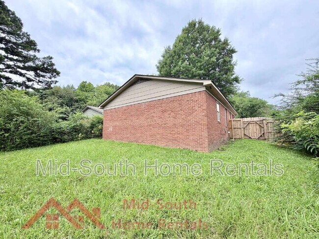 Building Photo - 4400 Elmridge St