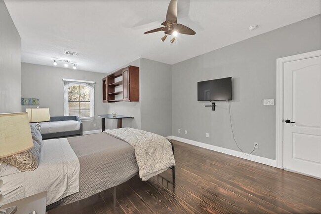 Building Photo - 3503 Highfalls Dr