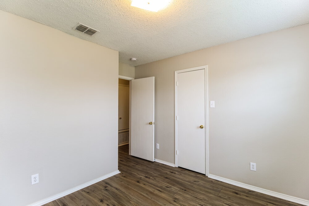 Building Photo - 833 Beaver Creek Dr