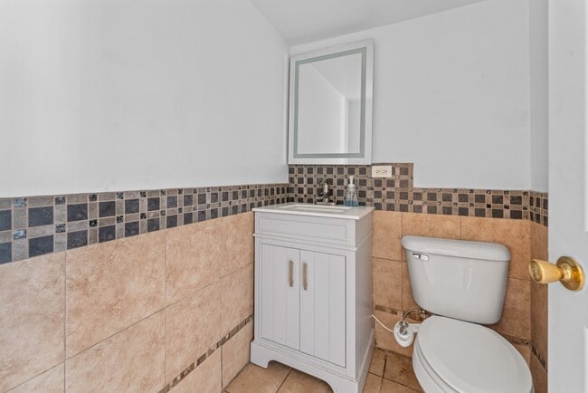 Building Photo - 2 Wild Cherry Ln