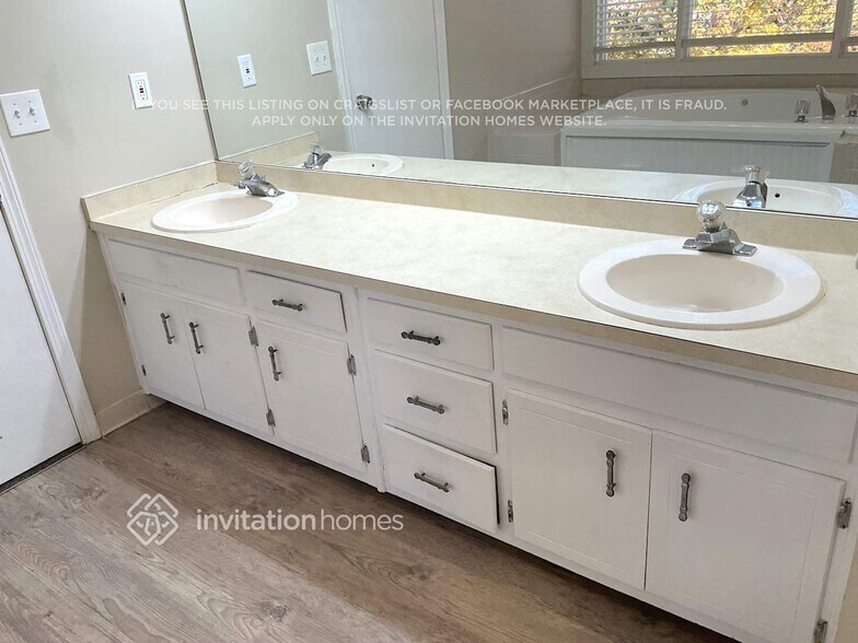 Building Photo - 3841 Old Bridge Way