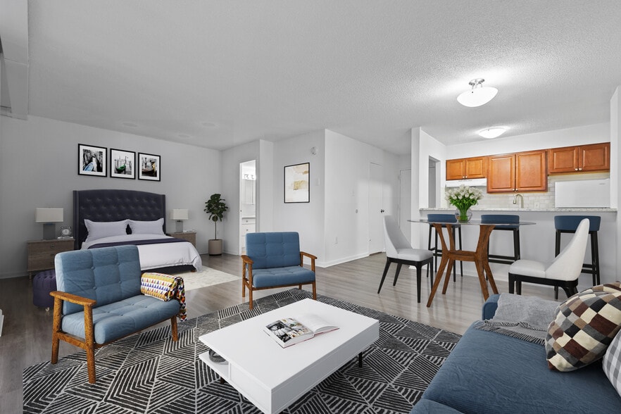 Building Photo - Landmark Towers