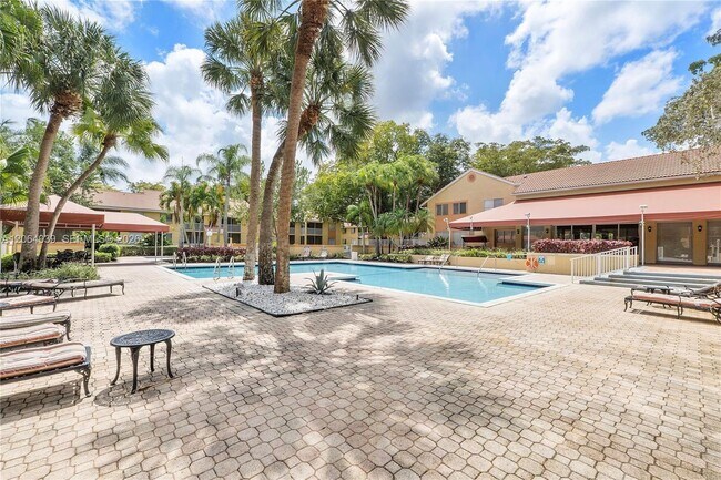 Building Photo - 929 Coral Club Dr