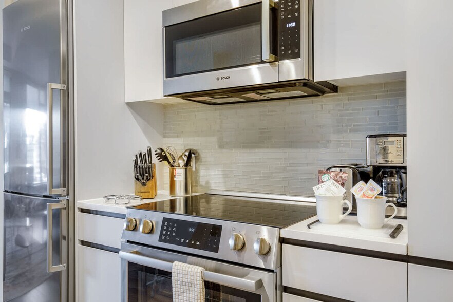 Building Photo - 131 Seaport Blvd