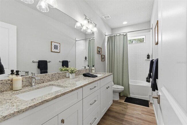 Building Photo - 3902 W Everett Ave