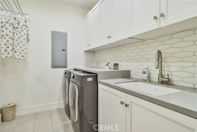 Building Photo - 5041 Palomar Dr