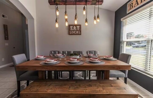 Building Photo - 251 Hypolita Ave