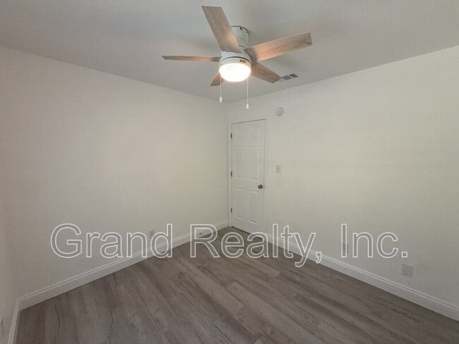 Building Photo - 6733 Applegate St
