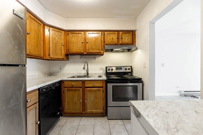 Building Photo - 1950 Canal St