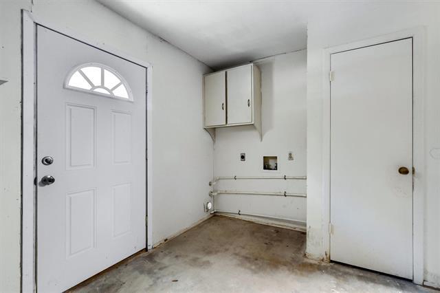Building Photo - 746 Hillside Dr