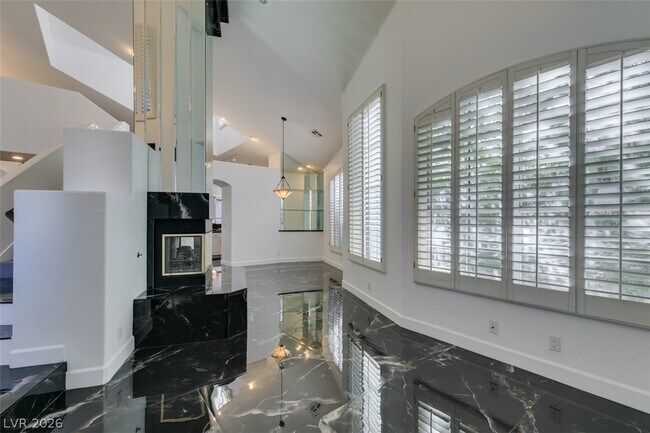 Building Photo - 174 Buena Ct