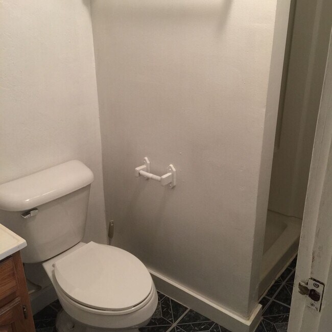 Building Photo - 110 W Walnut St