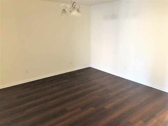 Building Photo - 17 TR