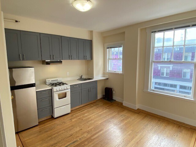 Building Photo - 81 9th St