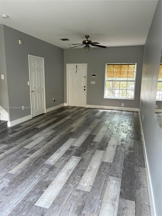 Building Photo - 791 NW 170th Terrace