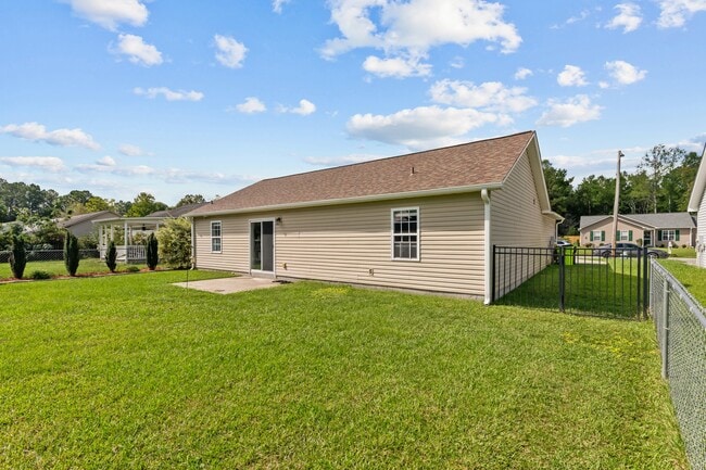 Building Photo - 131 Oakley Dr