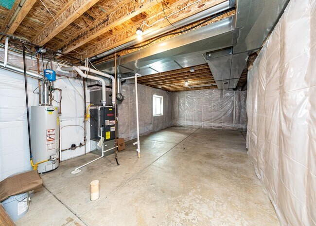 Building Photo - Westside home in Desirable Gold Hill Mesa ...