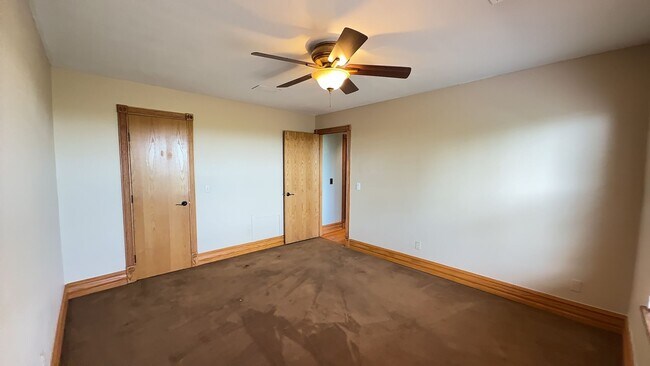 Building Photo - Welcome home to breathtaking views in this...