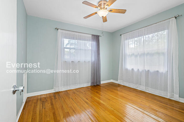 Building Photo - 5600 Tangerine Ave S