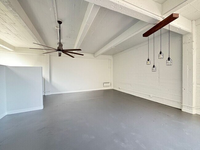 Building Photo - 1341 58th Ave