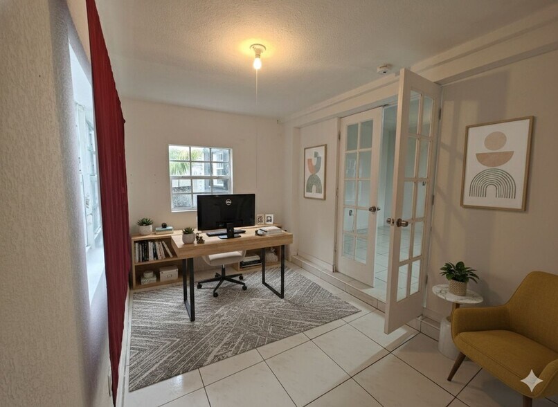 Building Photo - 76 NE 170th St