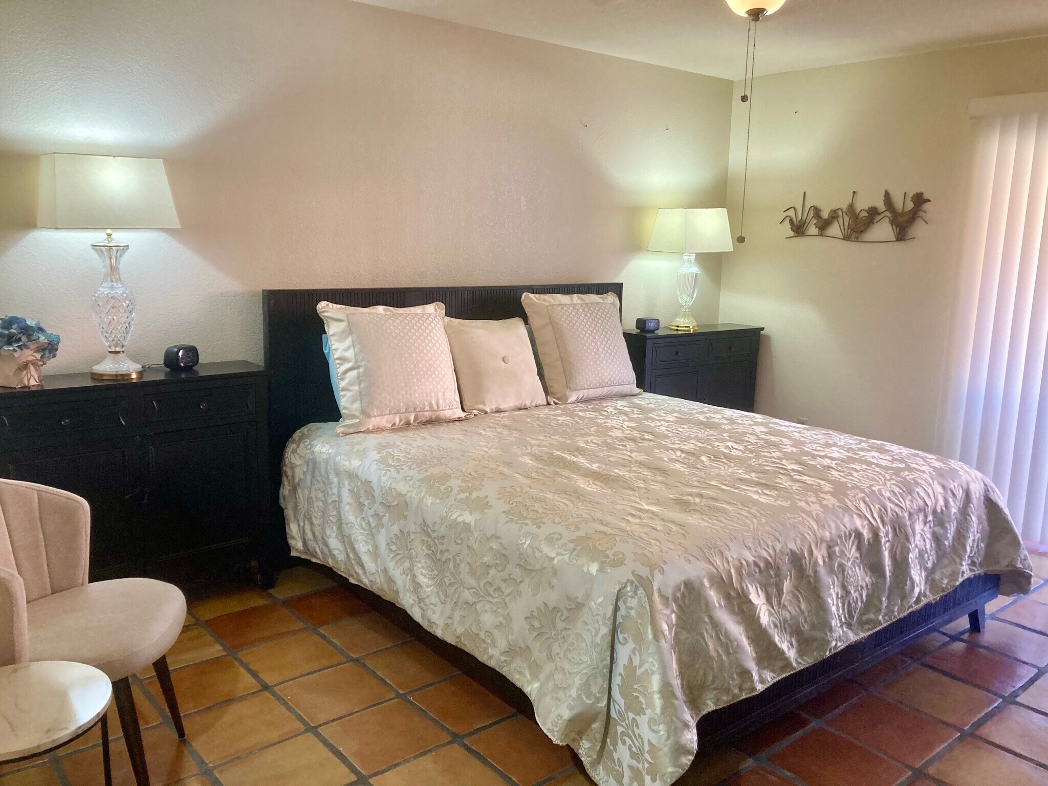 Building Photo - 4303 E Cactus Rd