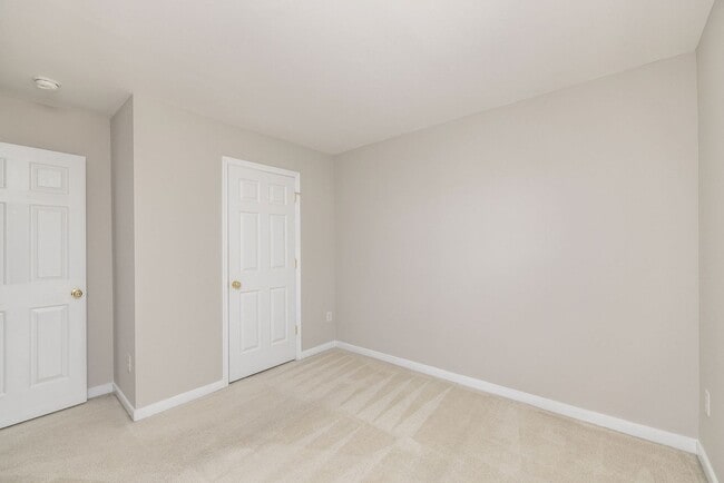 Building Photo - Well-maintained townhouse in Richmond