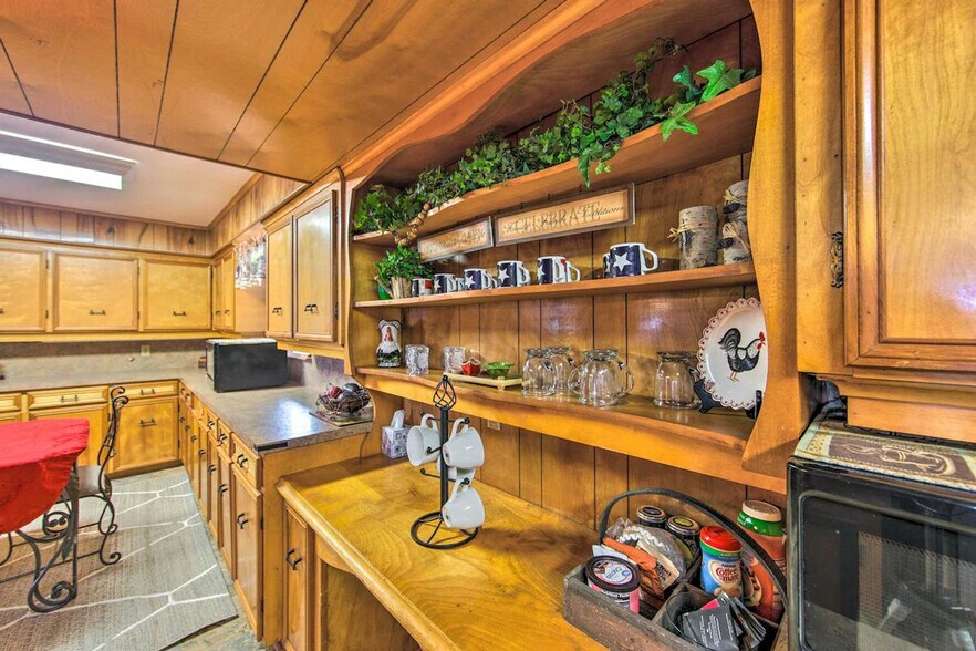 Building Photo - 928 Welch Ln