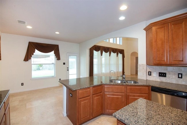 Building Photo - 2218 Longspur Ln