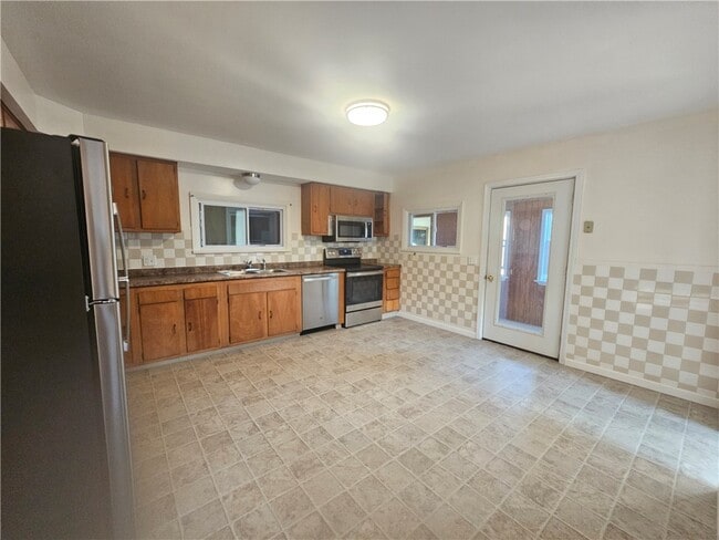 Building Photo - 4842 Farnsworth Rd