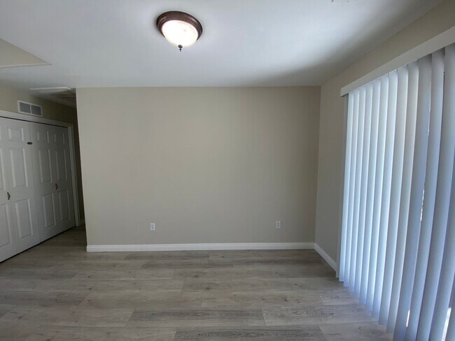 Building Photo - Adorable Home in NW Bakersfield
