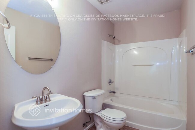 Building Photo - 7005 S 39th Dr