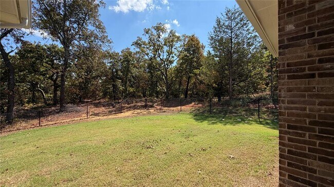 Building Photo - 17039 Oak Rdg Cir