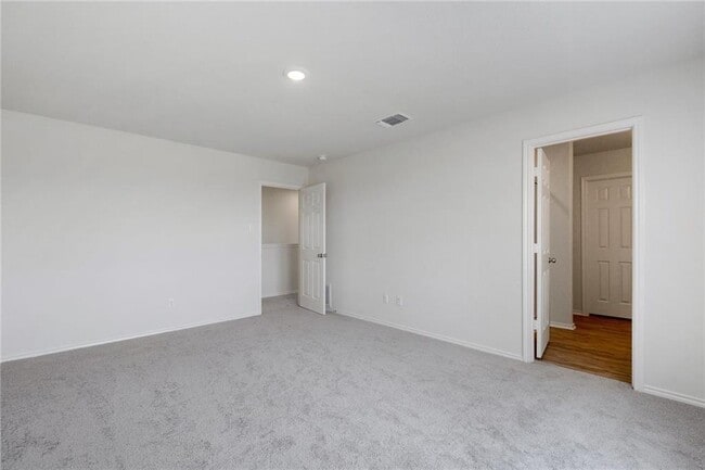 Building Photo - 121 Nettletree Dr