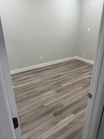 Building Photo - 1546 E 29th Ave