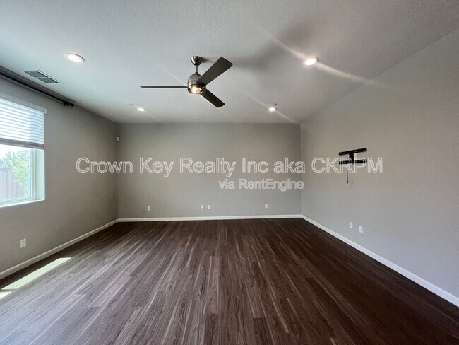 Building Photo - 2254 Middlebury Dr