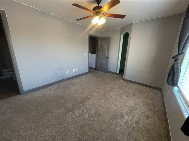 Building Photo - Pet Friendly!! 3-Bed Townhouse!