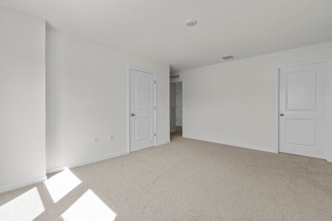 Building Photo - Townhouse at Laurel Commons