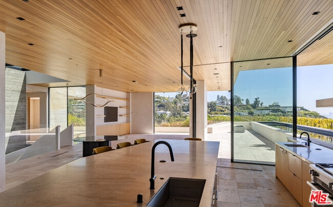 Building Photo - 1520 Carla Ridge