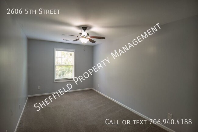 Building Photo - 2606 5 St