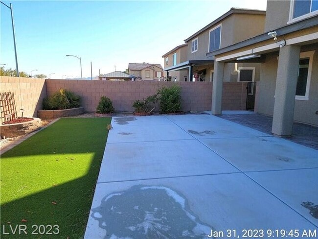 Building Photo - COMING SOON - Ready no later than Mid-March