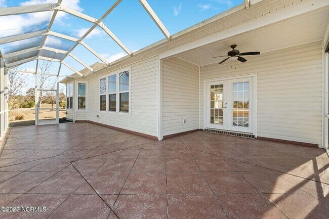 Building Photo - BEAUTIFUL HOME AVAILABLE APRIL 1ST