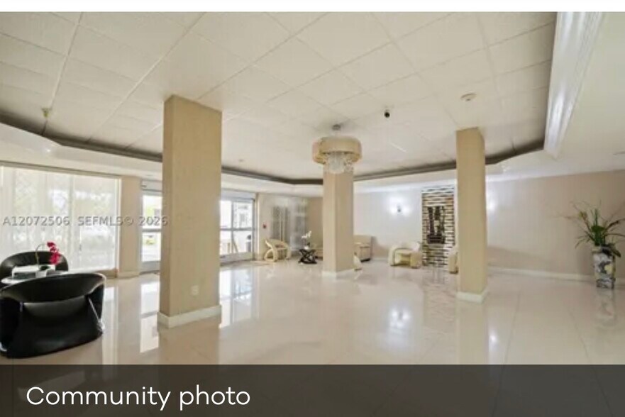 Building Photo - 1833 S Ocean Dr