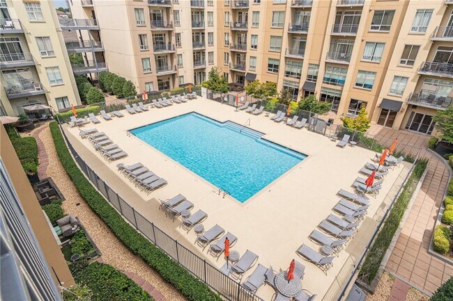 Building Photo - 711 Cosmopolitan Dr NE