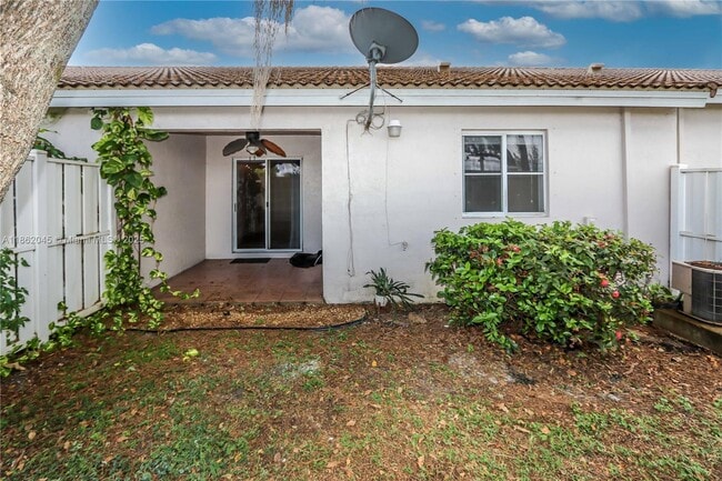 Building Photo - 11297 SW 17th Ct