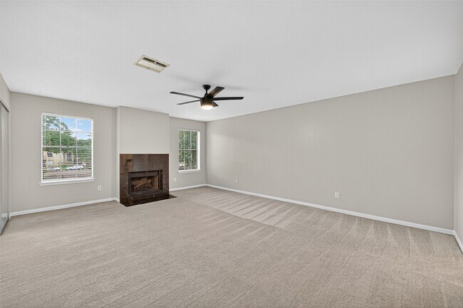 Building Photo - 9850 Pagewood Ln