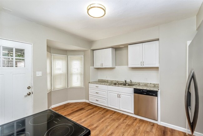 Building Photo - 8910 Gravois Rd